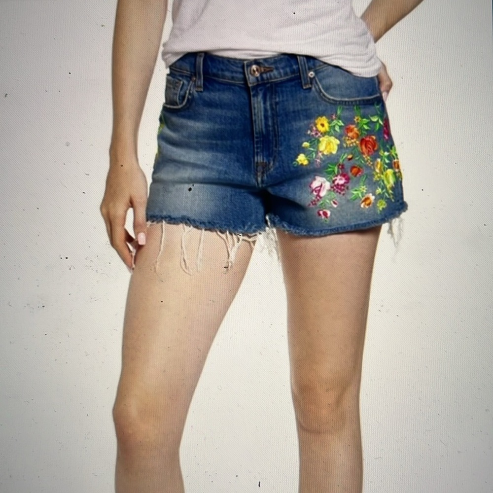 7 for all mankind boho embroidered shorts, size 26